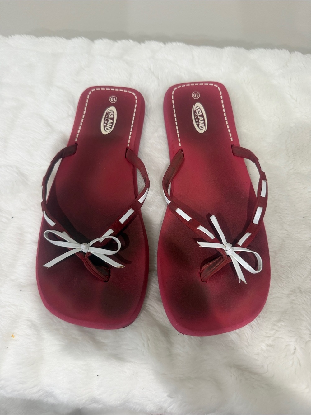 Island Club Women’s Crimson Bow Flip Flop Sandals